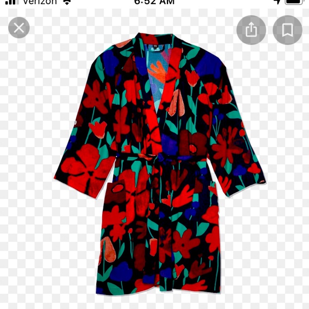 Chrissy T’s Chill Robe in Night Flowers 🌺